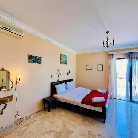 Rosa By Holidaykeys Villa *