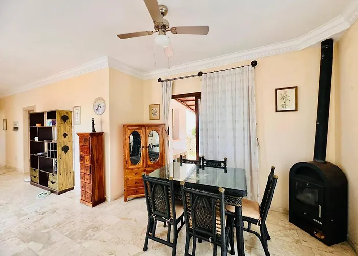 Rosa By Holidaykeys * Kyrenia (Northern Cyprus)