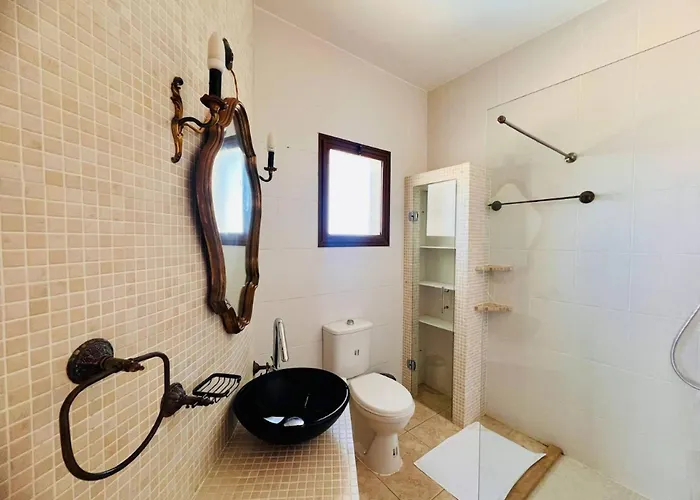 Villa Rosa By Holidaykeys Kyrenia (Northern Cyprus)