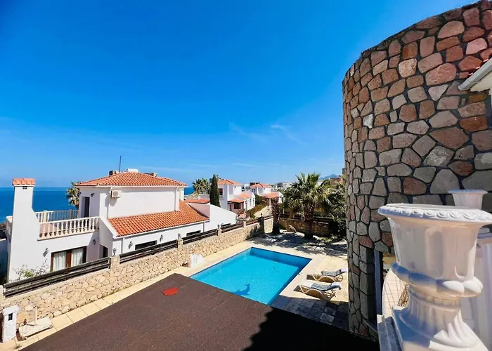 Rosa By Holidaykeys Villa