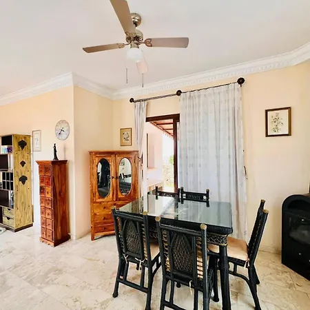 Rosa By Holidaykeys * קיירניה