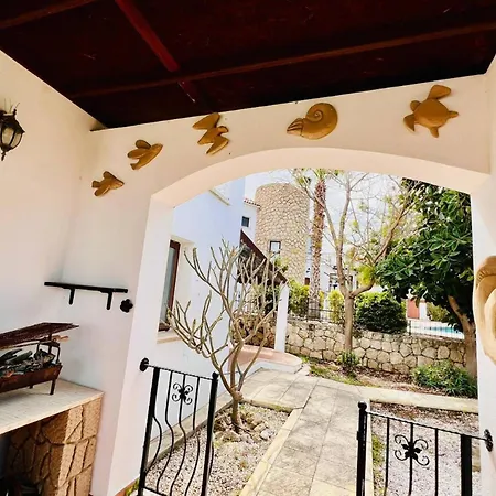 Rosa By Holidaykeys וילה קיירניה